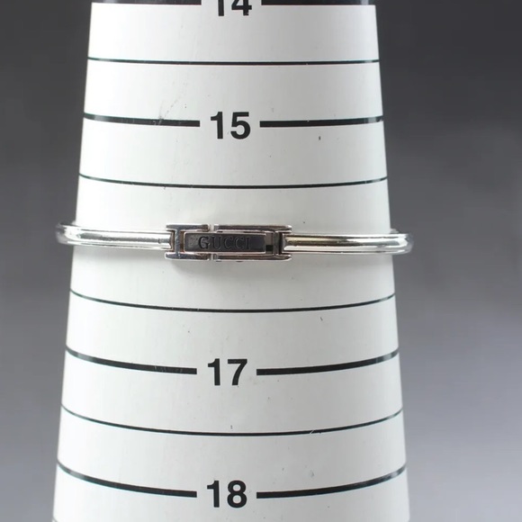 Gucci Luxury Vintage Silver Bracelet Watch complete set SWISS MADE Quartz - Picture 8 of 10